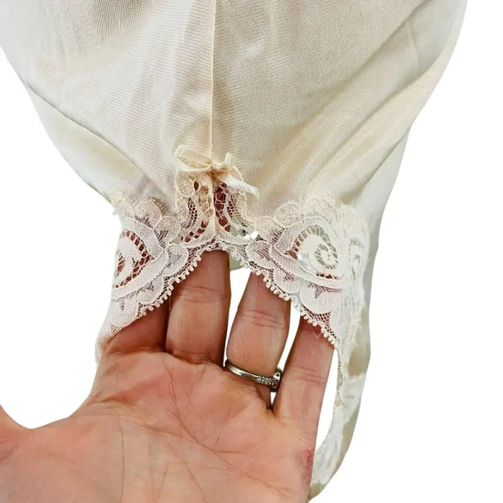 Vintage Bali Half Slip Peach Nylon Lace Slit Size Small